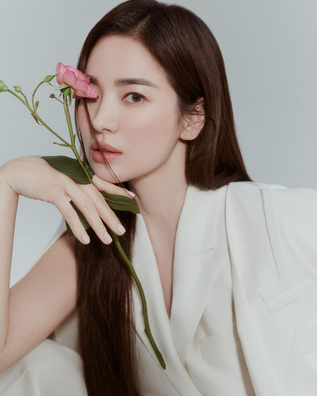 Song Hye Kyo đăng ảnh quảng cáo sương sương nhưng thần thái chuẩn “nữ thần” ảnh 4