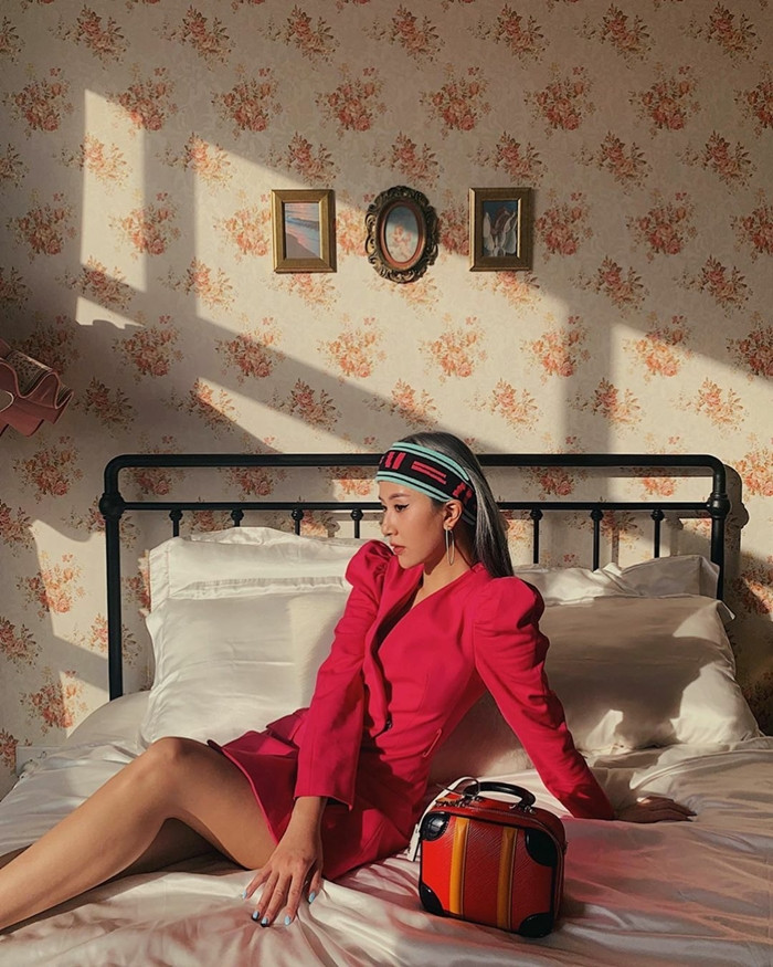 Học sao Việt cách “sống ảo” để ở nhà mà vẫn có hình đẹp lung linh trên MXH ảnh 1