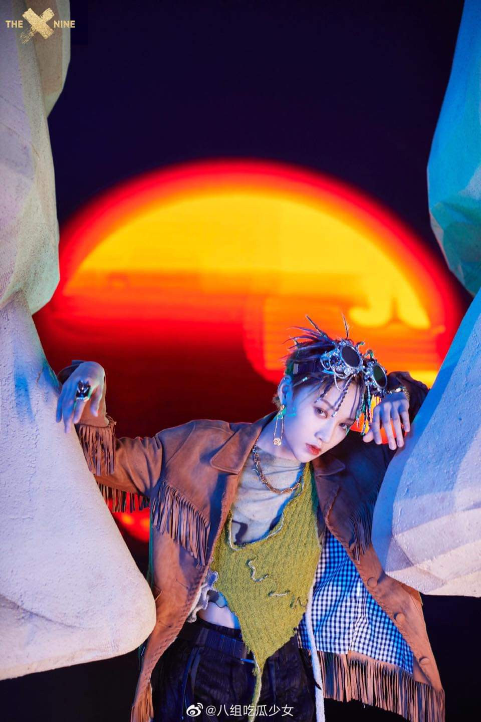 Kể cả không biết THE9 là ai bạn cũng sẽ bất ngờ với tạo hình của nhóm trong MV “SPHINX” ảnh 6
