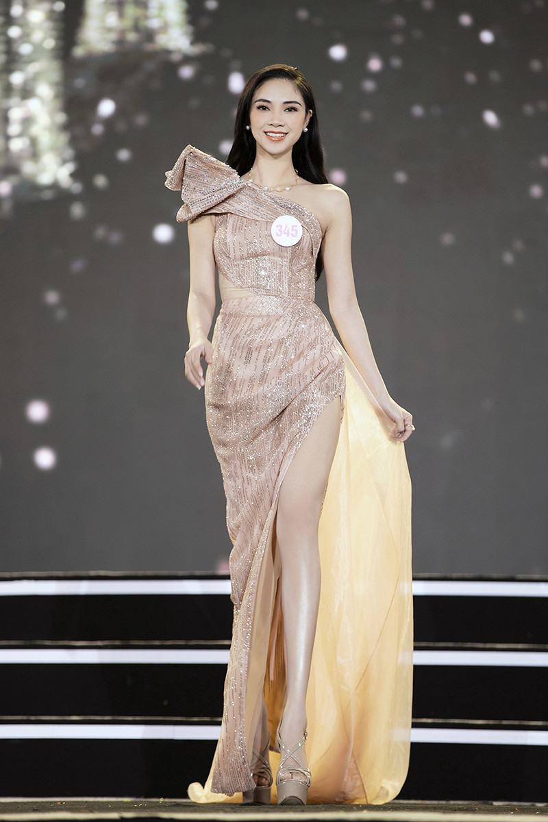 Top 35 Hoa hậu Việt Nam 2020 chính thức lộ diện trong trang phục dạ hội lộng lẫy ảnh 21