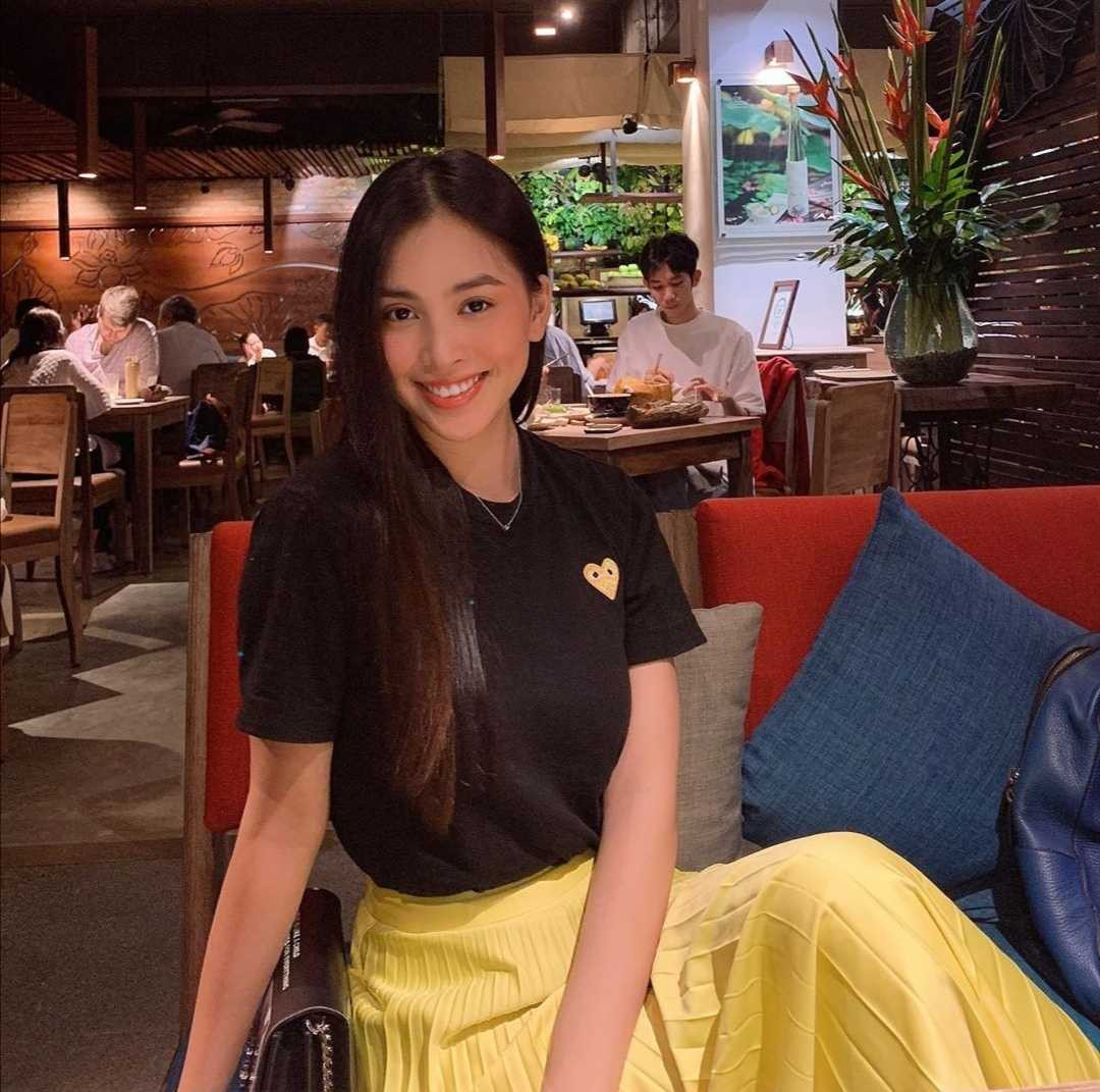 Học ngay Hoa hậu Tiểu Vy cách phối đồ nổi bần bật cho hội “cuồng màu đen” ảnh 10