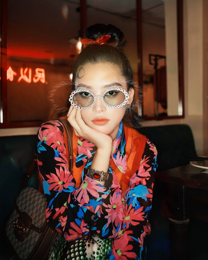 Hoa hậu Tiểu Vy tung bộ ảnh diện đồ Gucci đẹp xuất thần, đổi phong cách cực “chất” ảnh 9