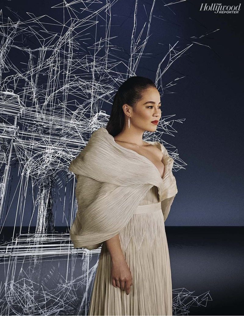 “Công chúa Disney” gốc Việt Kelly Marie Trần đầy quyền lực trong trang phục CONG TRI ảnh 2