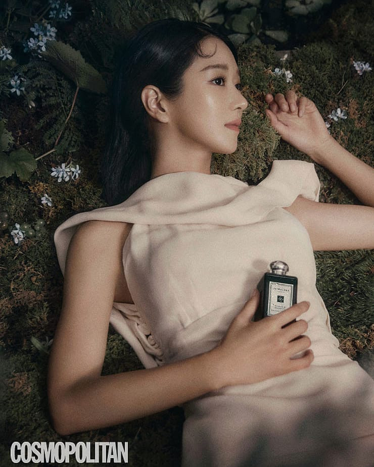 Seo Ye Ji xinh như “thần tiên tỉ tỉ”, gửi lời nhắn đến bản thân mình hồi năm 20 tuổi ảnh 1