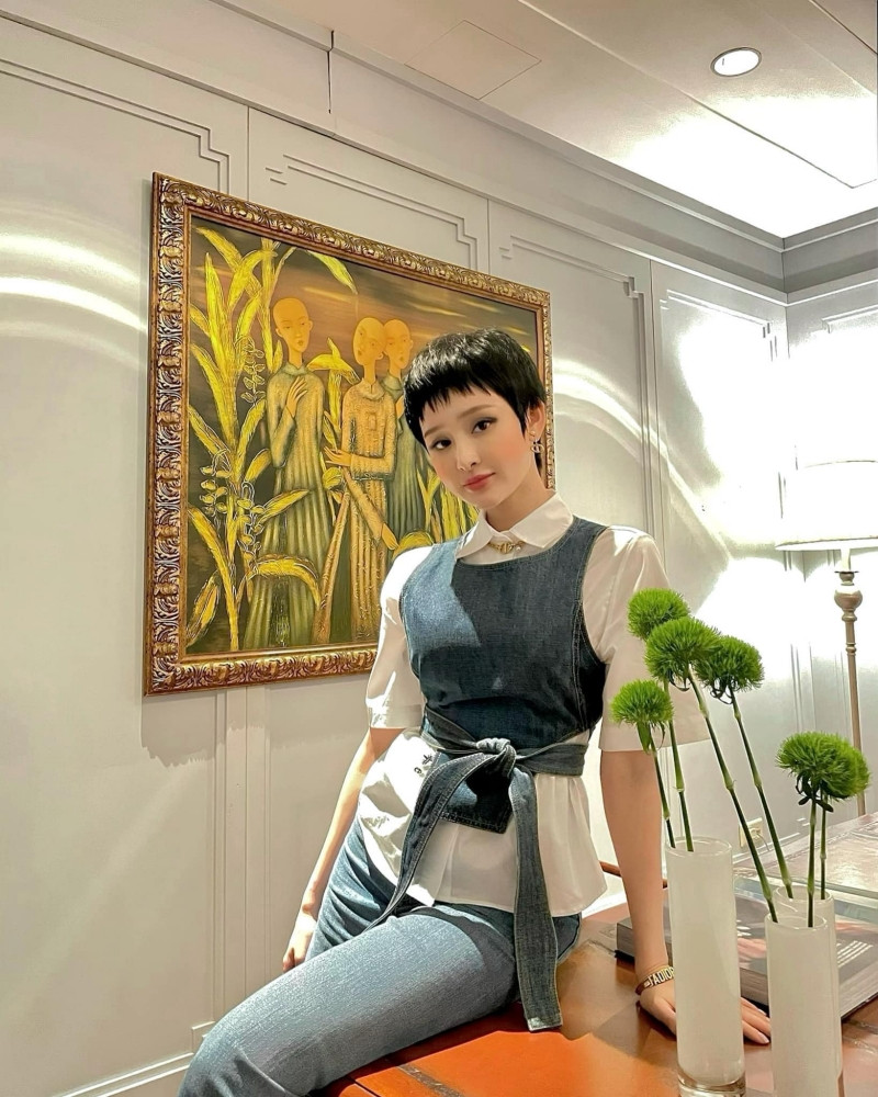 Mỹ nhân tuổi Sửu: Học cách mix đồ bình dân với hàng hiệu cao tay như “búp bê” Hiền Hồ ảnh 4