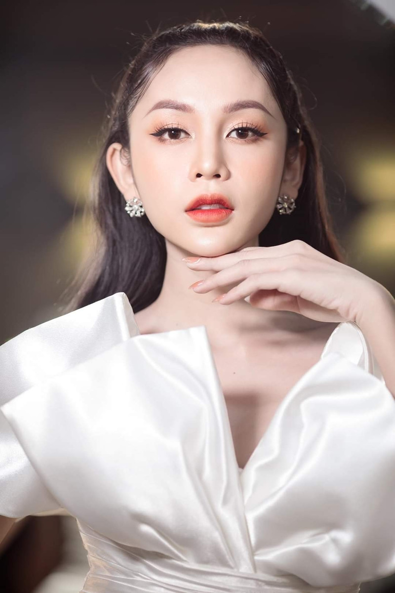 Nhan sắc "chuẩn hoa hậu” của mỹ nhân chuyển giới được cho là đội hụt vương miện Đại sứ Hoàn Mỹ 2020 ảnh 2