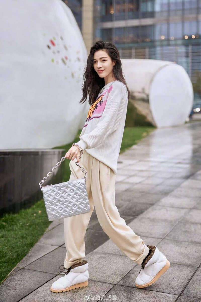 Đặt 3 mỹ nhân C-Biz được chọn làm đại sứ của Louis Vuitton lên bàn cân, ai có khí chất nhất? ảnh 9