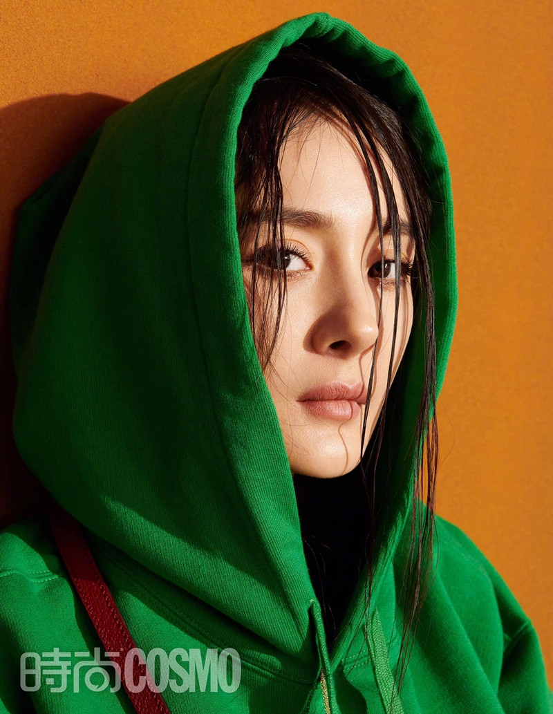 Dương Mịch xuất hiện trên bìa Cosmopolitan Trung với 2 sắc thái, trong đó concept với Doraemon đáng yêu cực ảnh 2