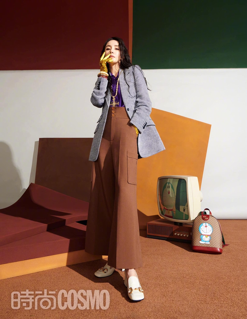 Dương Mịch xuất hiện trên bìa Cosmopolitan Trung với 2 sắc thái, trong đó concept với Doraemon đáng yêu cực ảnh 3