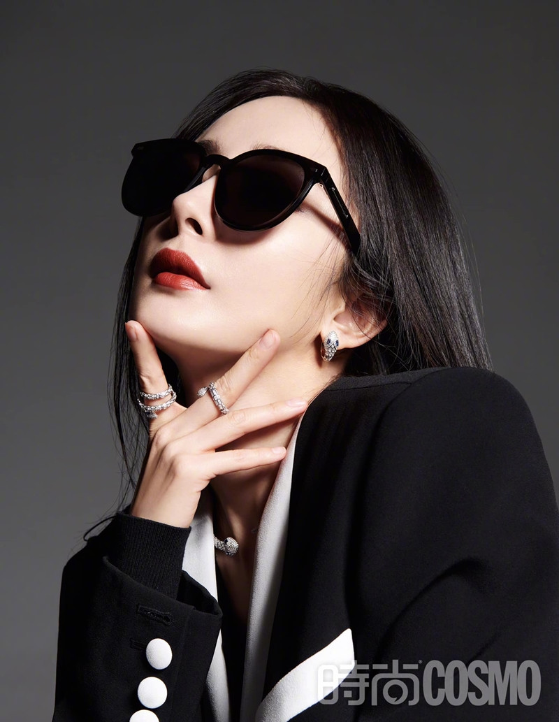 Dương Mịch xuất hiện trên bìa Cosmopolitan Trung với 2 sắc thái, trong đó concept với Doraemon đáng yêu cực ảnh 9