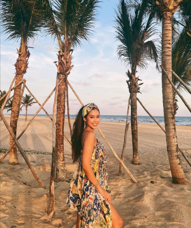 Ngắm gu thời trang siêu “hack dáng”, khoe sắc vóc rạng rỡ của “rich kid” Tiên Nguyễn ảnh 9