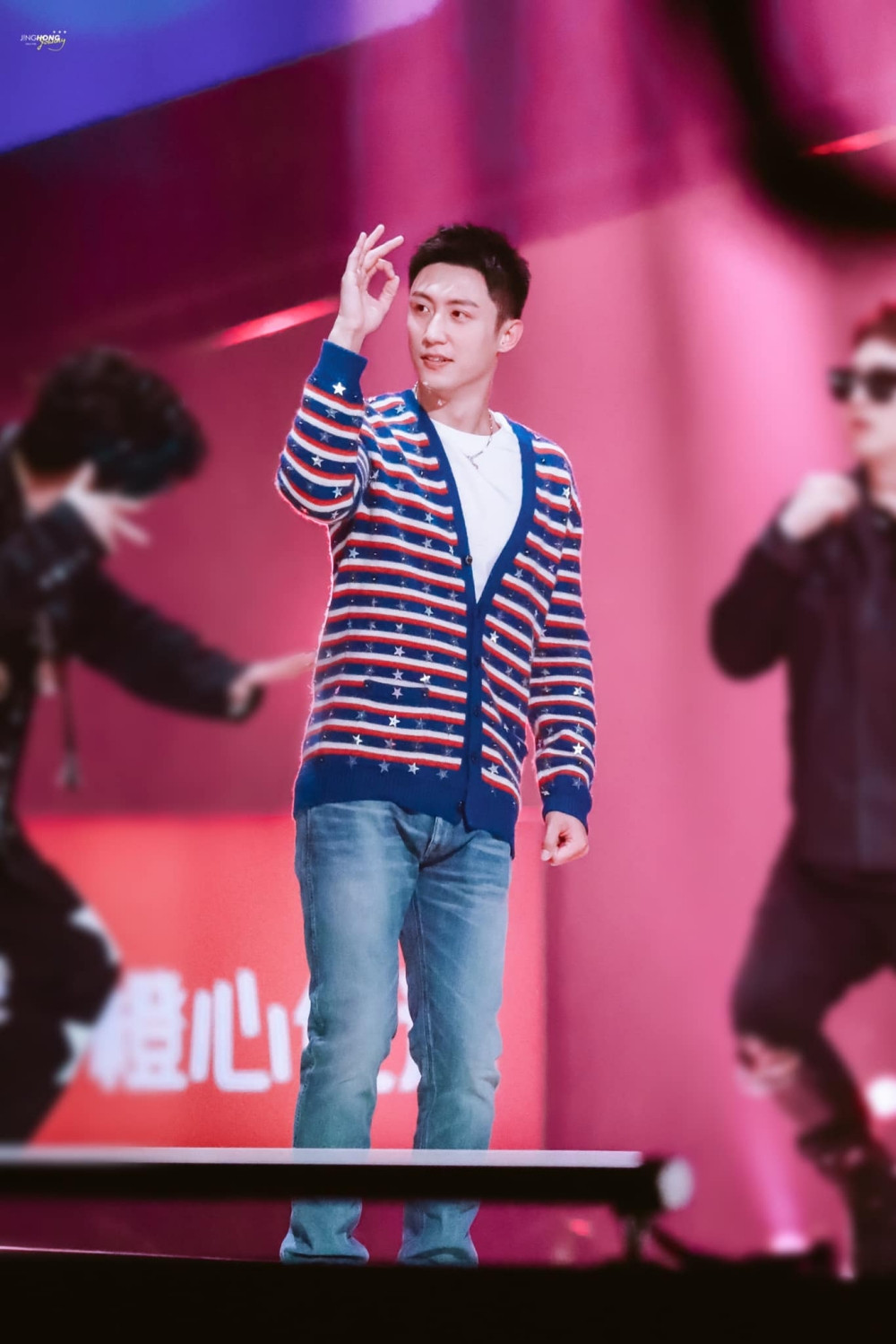 Ngắm Lisa đụng hàng toàn mỹ nam để thấy trình mix đồ của stylist nhà BLACKPINK thực sự quá đỉnh ảnh 4