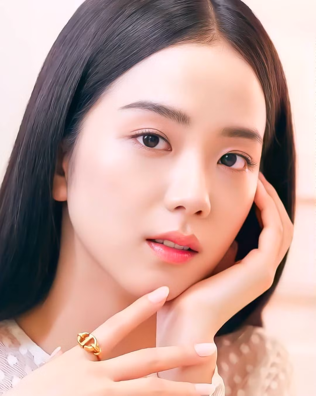 Vì sao Jisoo được chuyên gia phẫu thuật thẩm mỹ nhận định là idol xinh đẹp nhất K-Pop? ảnh 1