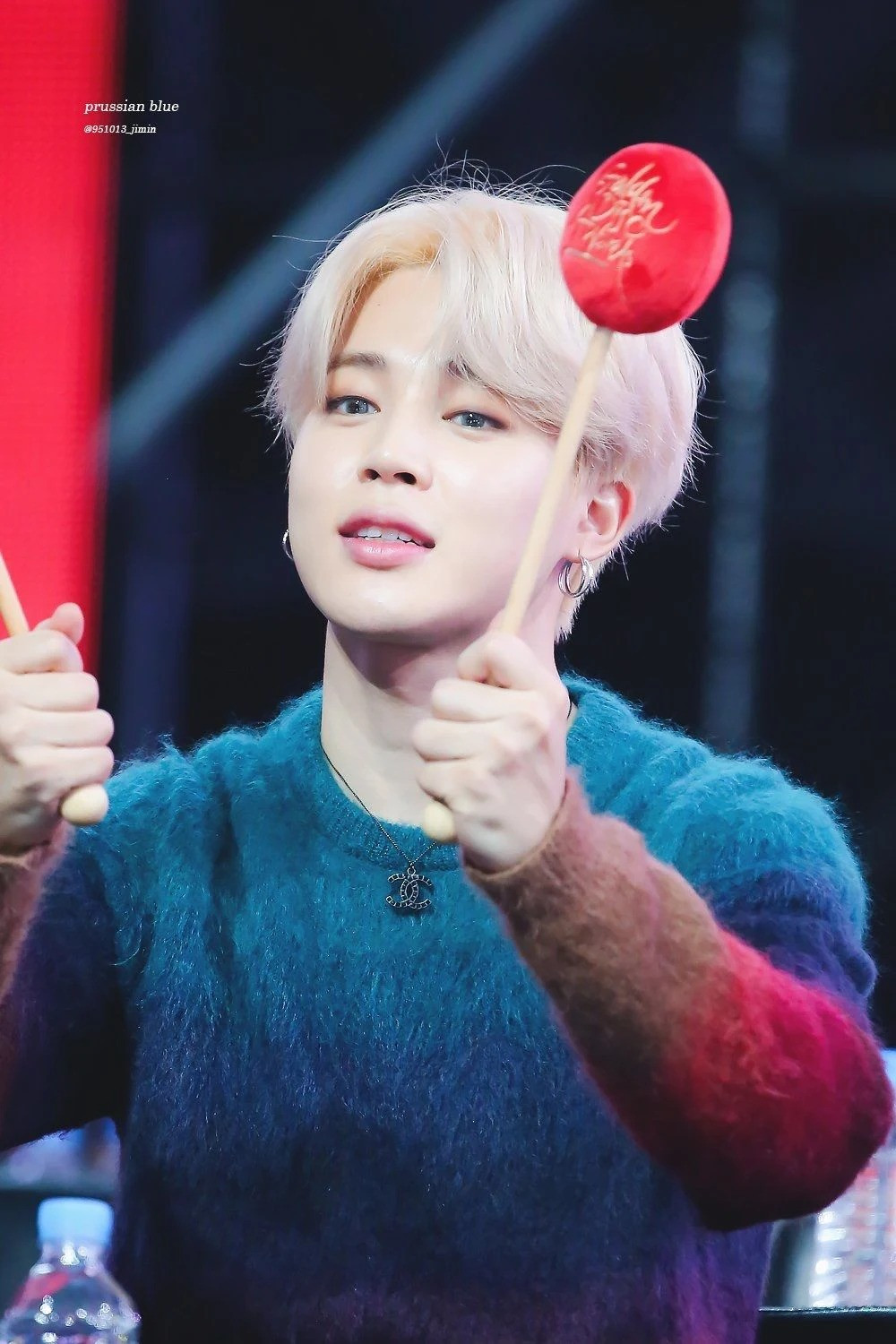 Jimin (BTS) “đụng hàng” Sehun (EXO), phản ứng trái ngược từ fan khiến netizen cười ngất ảnh 8