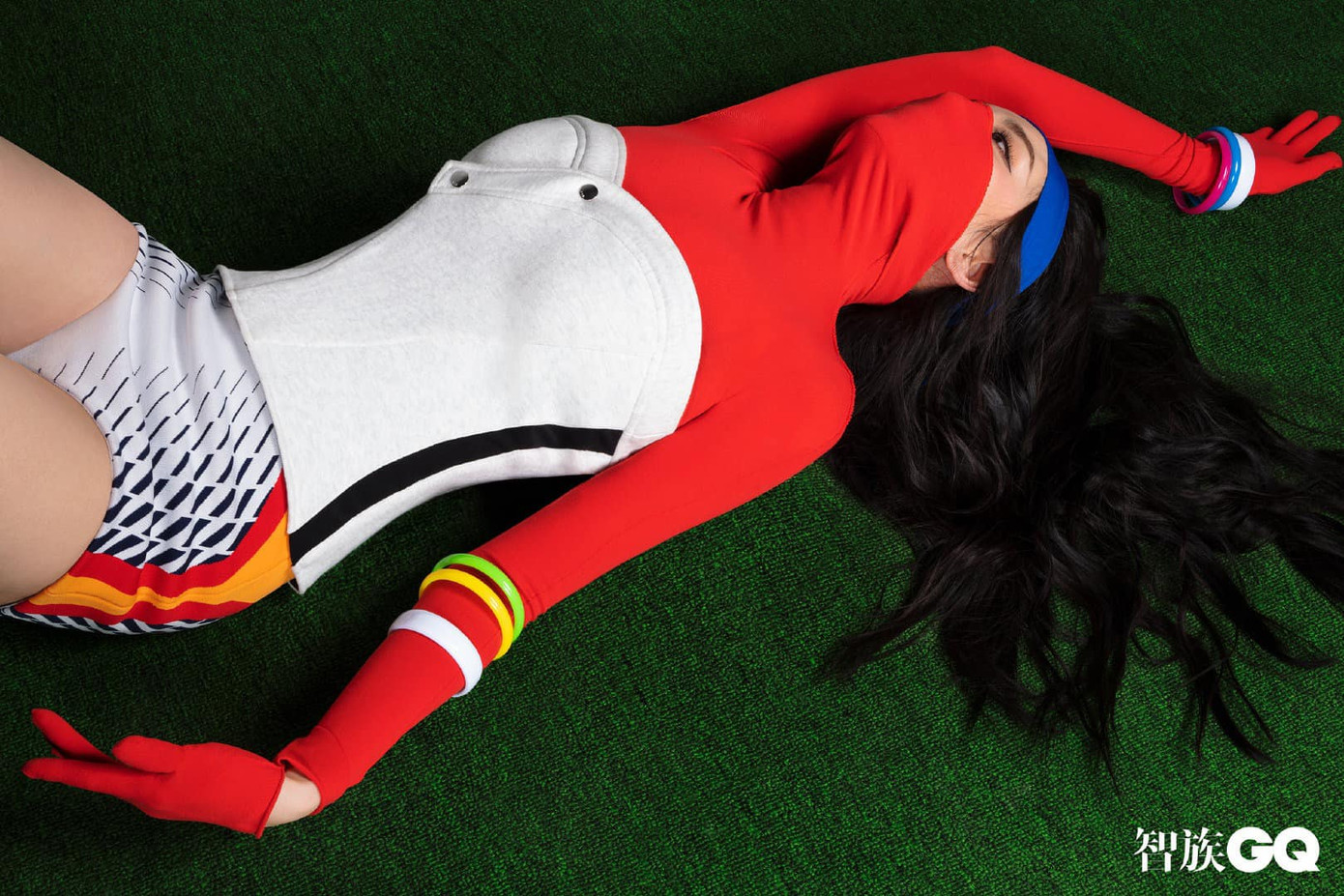 Dương Mịch được khen hết lời khi chọn phong cách “nổi loạn” đầy màu sắc trên bìa GQ ảnh 4