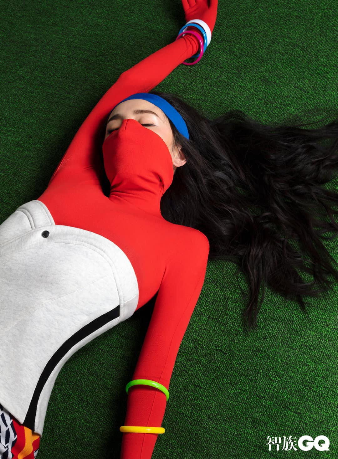 Dương Mịch được khen hết lời khi chọn phong cách “nổi loạn” đầy màu sắc trên bìa GQ ảnh 5