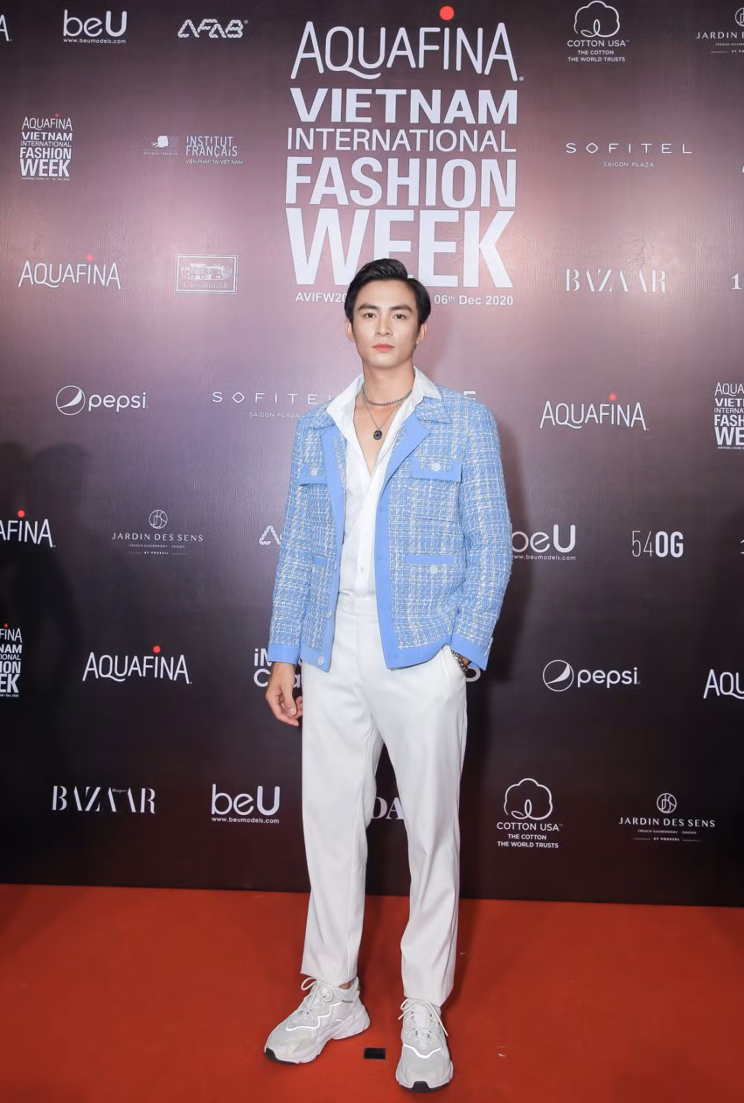 Thảm đỏ VIFW ngày 3: Diệu Nhi xinh như Hoa hậu, Lynk Lee mặc váy lấp lánh như công chúa ảnh 8