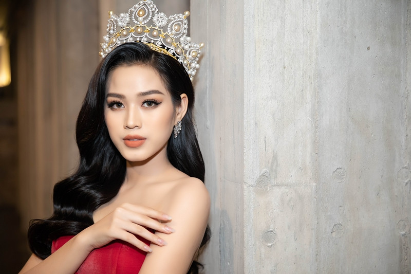 Ngắm Hoa hậu Đỗ Thị Hà khoe mặt mộc, netizen đồng lòng "make-up tự nhiên vẫn là đẹp nhất" ảnh 1