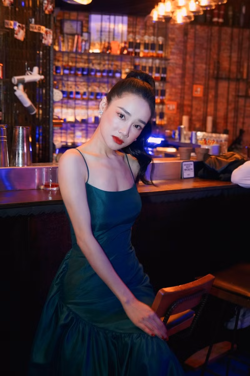 Tạo hình sang chảnh của 3 ngọc nữ hot nhất điện ảnh Việt: Nhã Phương, Lan Ngọc, Diễm My 9X trong phim mới ảnh 10