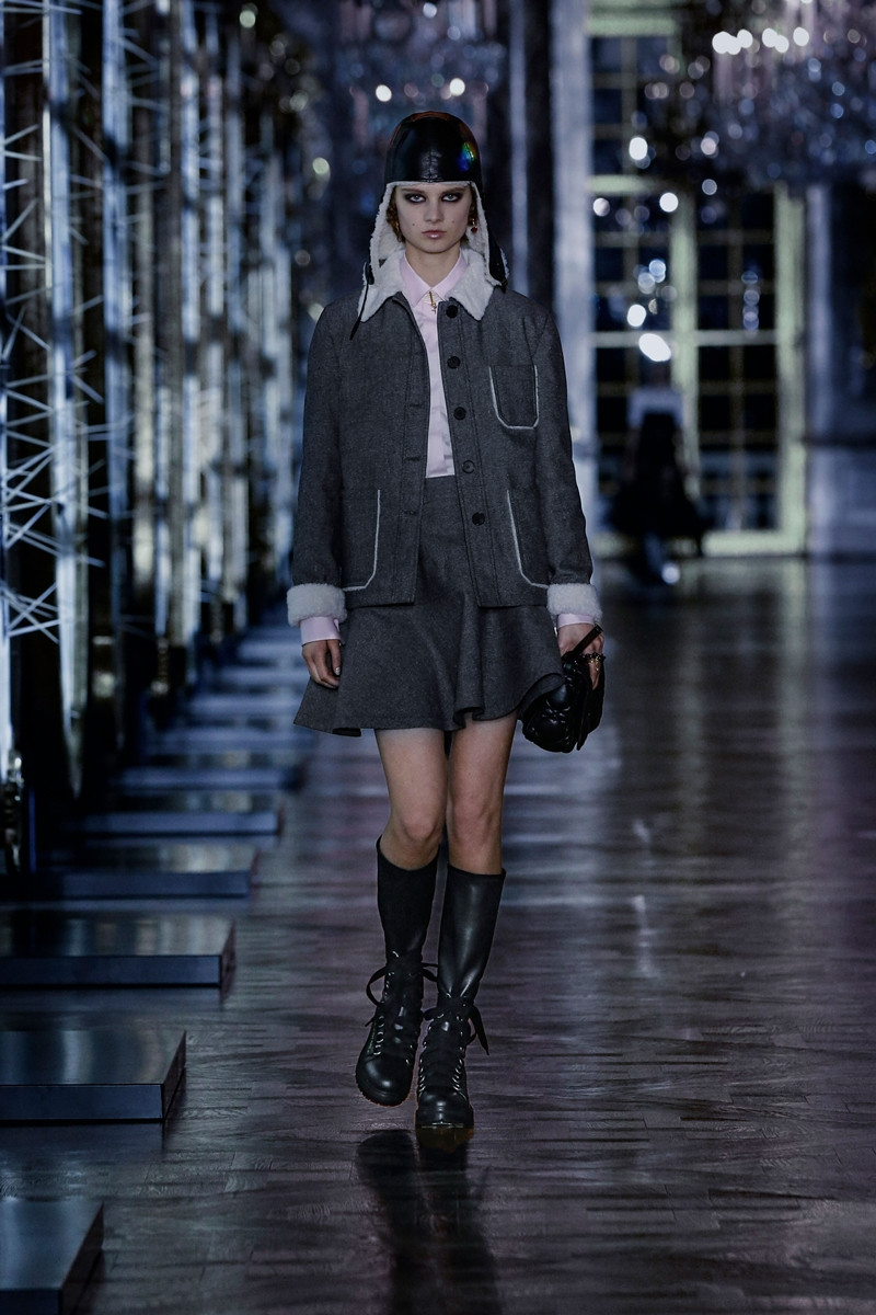 Dior tung BST Thu Đông 2021 với các thiết kế được lấy cảm hứng từ đại sứ thương hiệu Jisoo ảnh 9