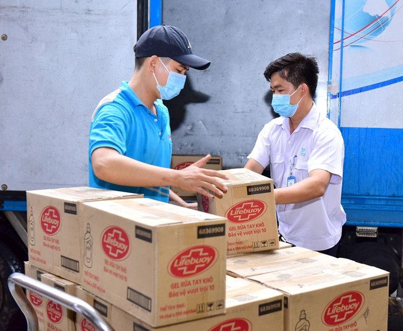 Lifebuoy tài trợ gói sản phẩm 11 tỷ đồng cho 500 bệnh viện, góp quỹ xây “Nhà chống lũ” ảnh 4