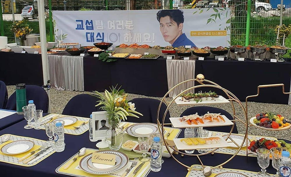 Fan nhà Hyun Bin chơi lớn, mở hẳn đại tiệc sang chảnh chiêu đãi đoàn làm phim ảnh 2