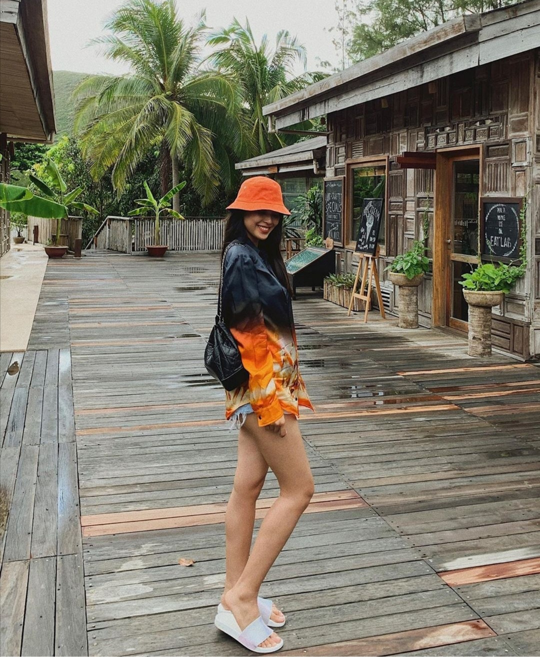 Học sao Việt cách lên đồ xuống phố: Vừa “sang-xịn-mịn”, vừa siêu mát mẻ ảnh 3