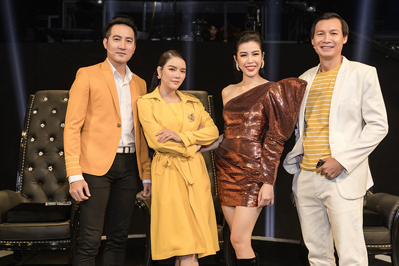 Lý Nhã Kỳ diện cả cây hàng hiệu “chói mắt” trên ghế nóng chương trình "Đánh Thức Đam Mê" ảnh 5