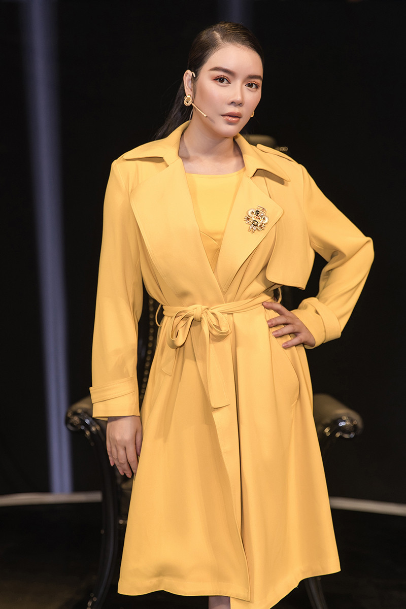 Lý Nhã Kỳ diện cả cây hàng hiệu “chói mắt” trên ghế nóng chương trình "Đánh Thức Đam Mê" ảnh 3