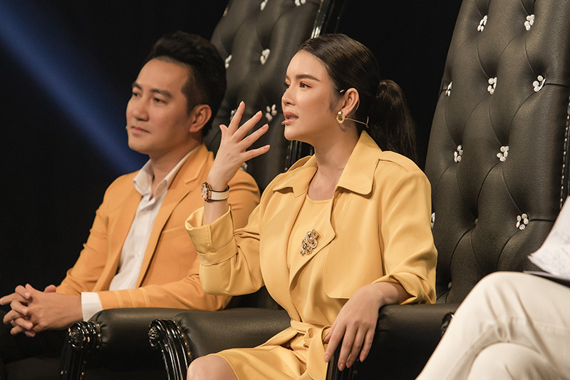 Lý Nhã Kỳ diện cả cây hàng hiệu “chói mắt” trên ghế nóng chương trình "Đánh Thức Đam Mê" ảnh 4