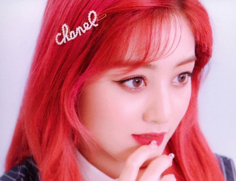 Netizen Hàn năn nỉ stylist cho TWICE “bê” trang phục album phiên bản Retro lên sân khấu ảnh 16