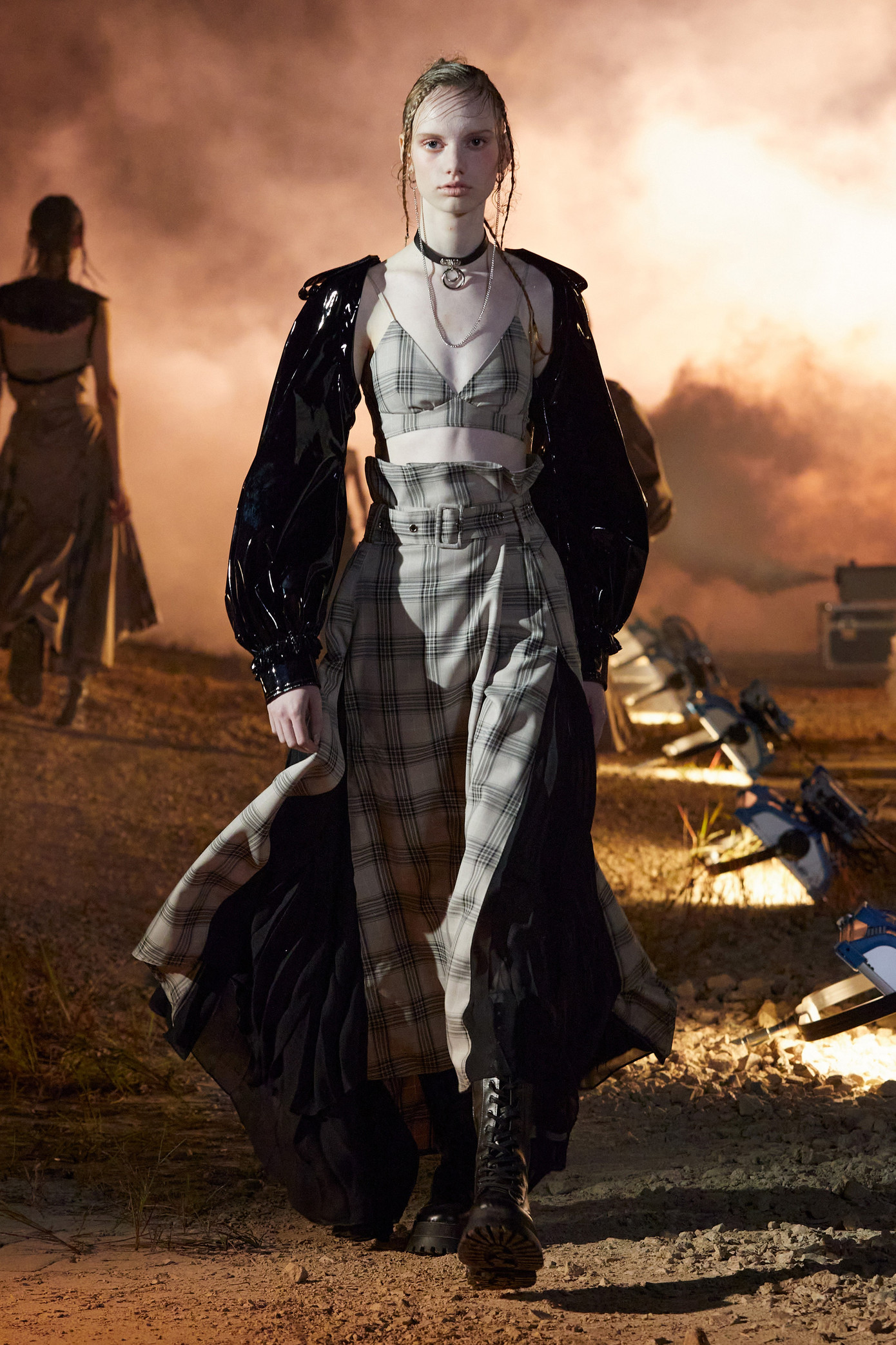 Stylist của BLACKPINK lại được khen hết lời vì mix đồ cho Jisoo đẹp hơn hẳn bản gốc ảnh 3