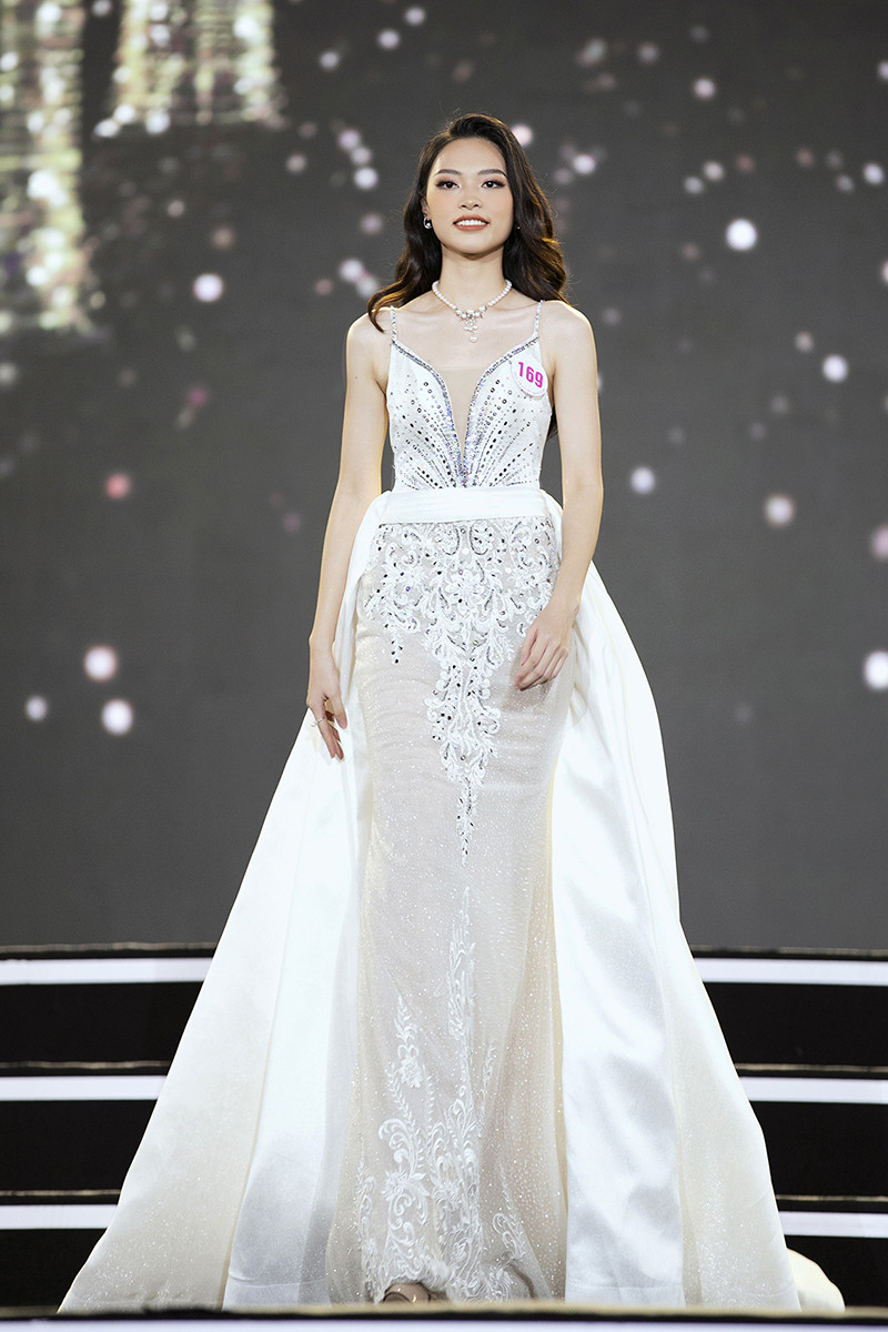 Top 35 Hoa hậu Việt Nam 2020 chính thức lộ diện trong trang phục dạ hội lộng lẫy ảnh 17