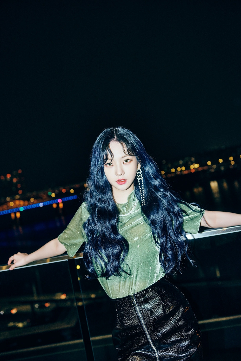 Hoá ra idol hợp với tóc xoăn dài nhất K-Pop không phải là Jisoo (BLACKPINK) hay Irene (Red Velvet) ảnh 5