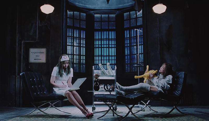 Mặc đồ y tá cho Jennie trong “Lovesick Girls”, stylist của BLACKPINK bị chê thiếu nhạy cảm ảnh 1