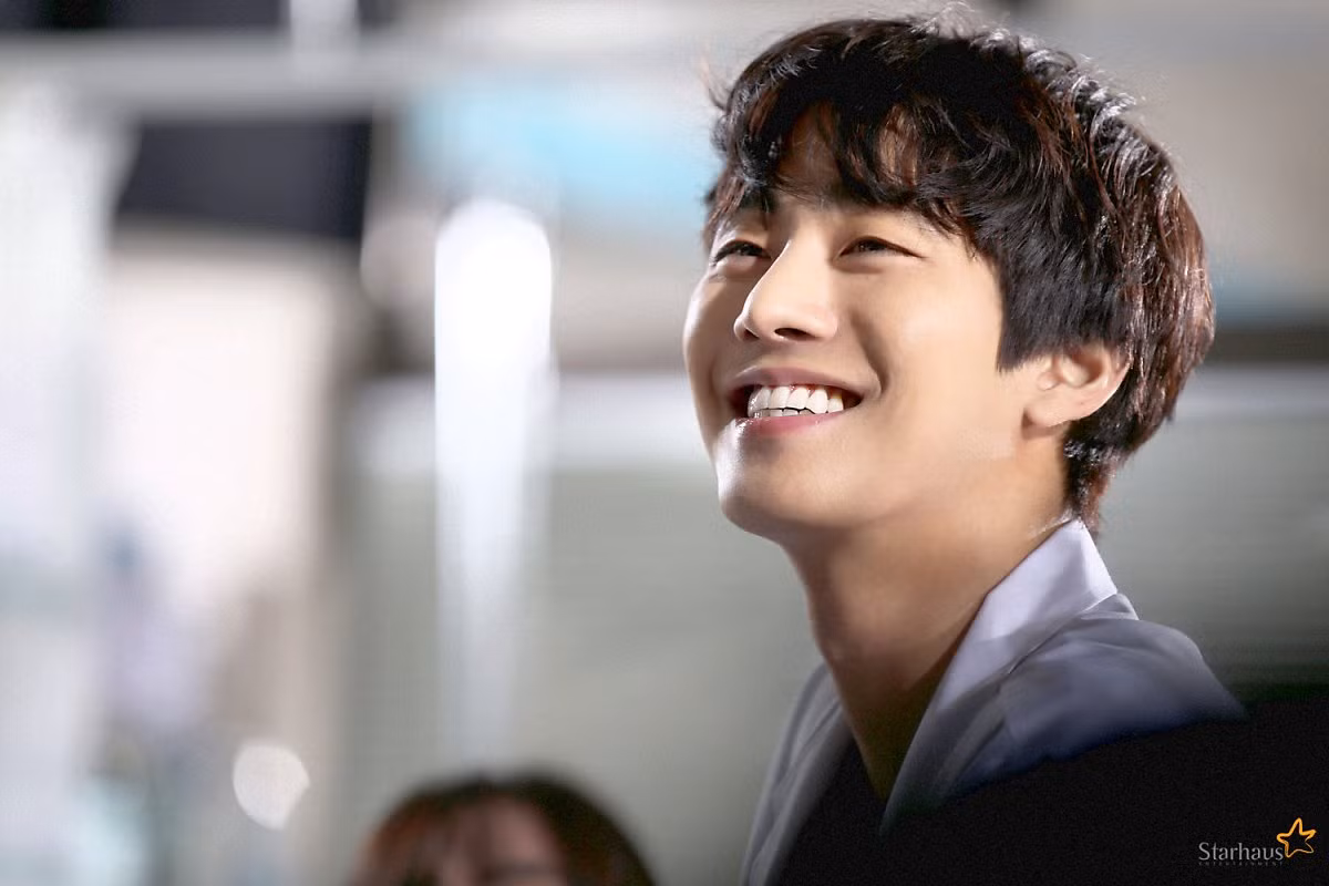 Ahn Hyo Seop - “mỹ nam” sở hữu đôi chân dài tít tắp, hình mẫu bạn trai mới của fangirl ảnh 9