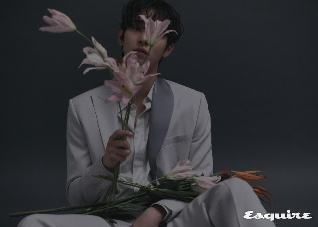 Ahn Hyo Seop - “mỹ nam” sở hữu đôi chân dài tít tắp, hình mẫu bạn trai mới của fangirl ảnh 2