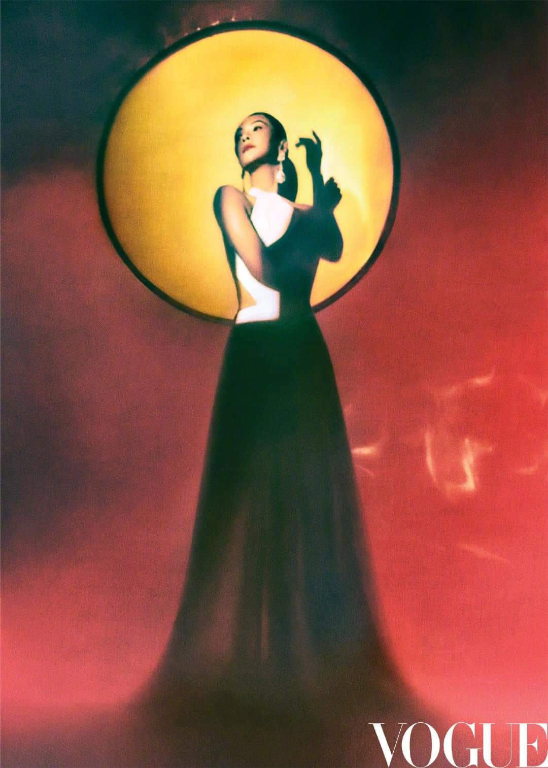 Đeo bộ trang sức gần 2 ngàn tỉ lên bìa VOGUE, Chương Tử Di vẫn bị netizen Trung chê bai ảnh 3