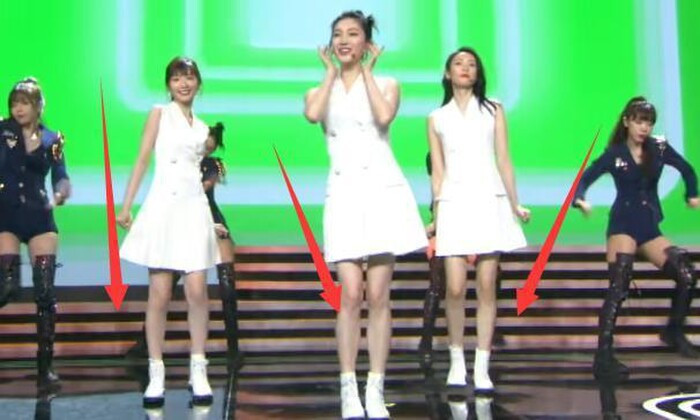 Chọn đồng phục váy trắng, 3 nữ chính “30 Chưa Phải Là Hết” xinh như nữ sinh trung học ảnh 6