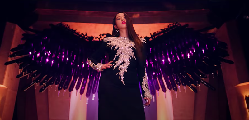 Nghi vấn ác nữ Cheon Seo Jin (Penthouse) mượn váy Jisoo BLACKPINK và còn mặc đẹp hơn? ảnh 3