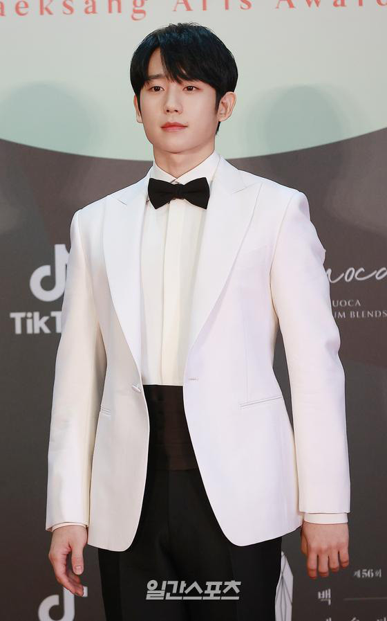 Thảm đỏ Baeksang 2020: Hyun Bin, Son Ye Jin xuất hiện ấn tượng, thỏa lòng mong đợi của fan ảnh 12