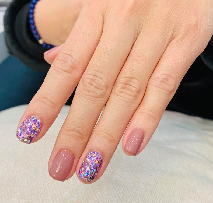 Màu sơn móng tay có thể tiết lộ những điều bất ngờ về tính cách tiềm ẩn của bạn đấy! ảnh 6