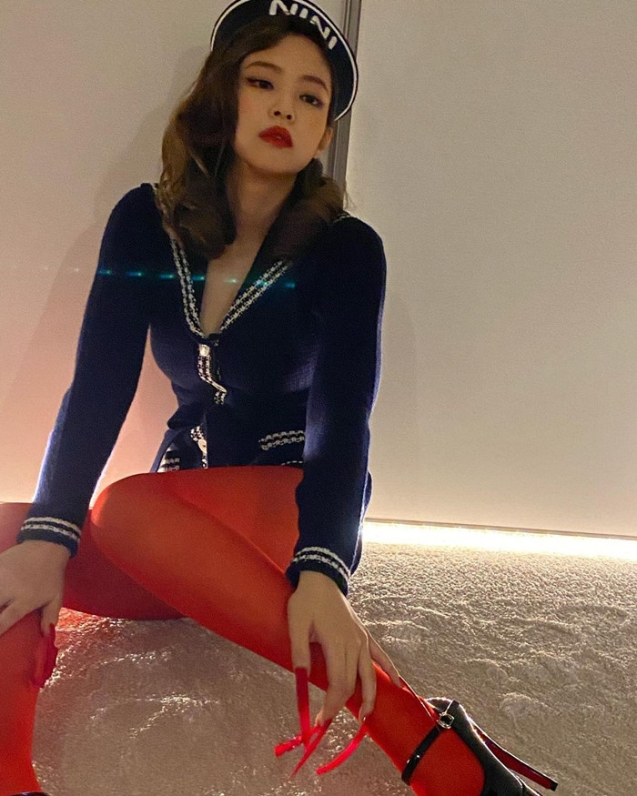 Netizen khen Jennie (BLACKPINK) quá cao tay khi biến tấu trang phục Halloween ảnh 3