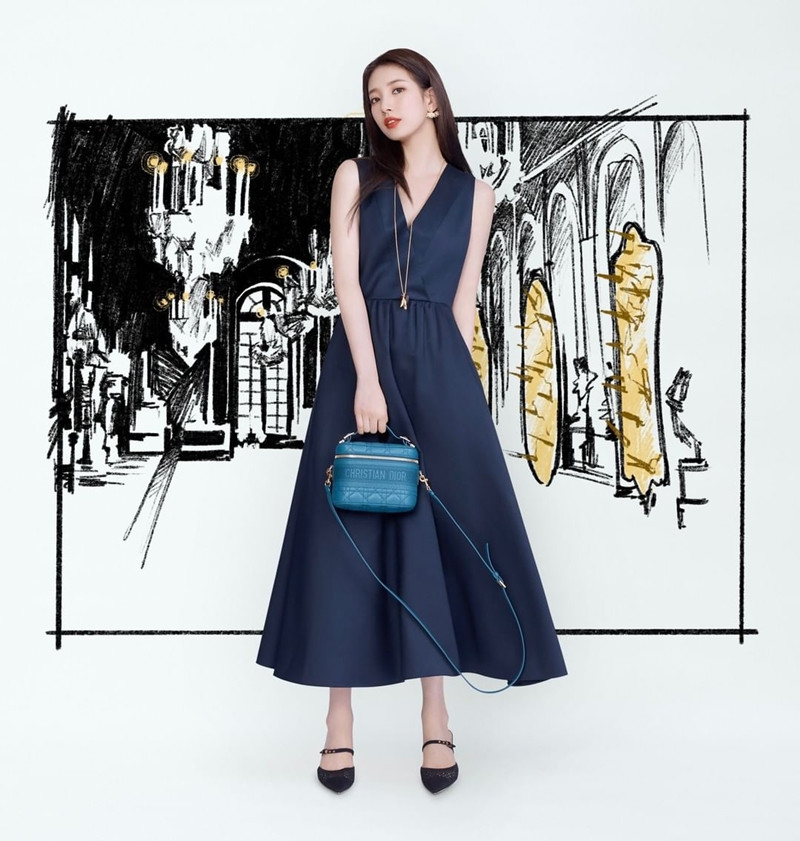 Phải chăng vai vế của Jisoo vẫn kém Suzy dù cùng là đại sứ thương hiệu của Dior? ảnh 3