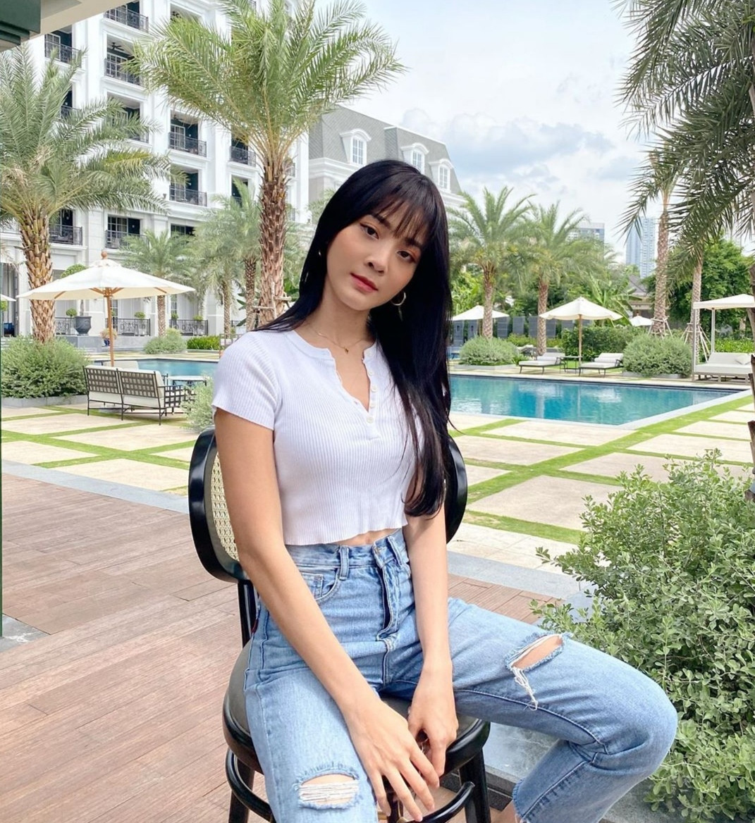 Học sao Việt cách lên đồ xuống phố: Vừa “sang-xịn-mịn”, vừa siêu mát mẻ ảnh 6