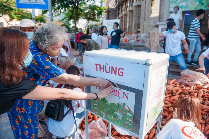 Á hậu Phương Anh cùng dàn người đẹp chung tay “giải cứu” 5 tấn nông sản Hải Dương ảnh 3