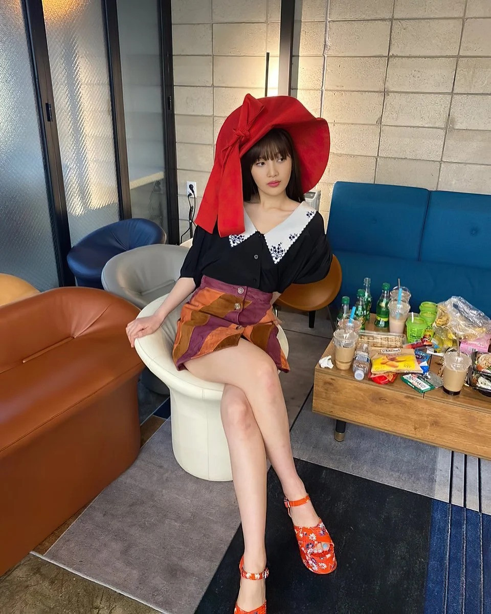 Joy (Red Velvet) chính là “thánh đụng hàng” vì mặc trùng đồ với quá nhiều idol ảnh 11