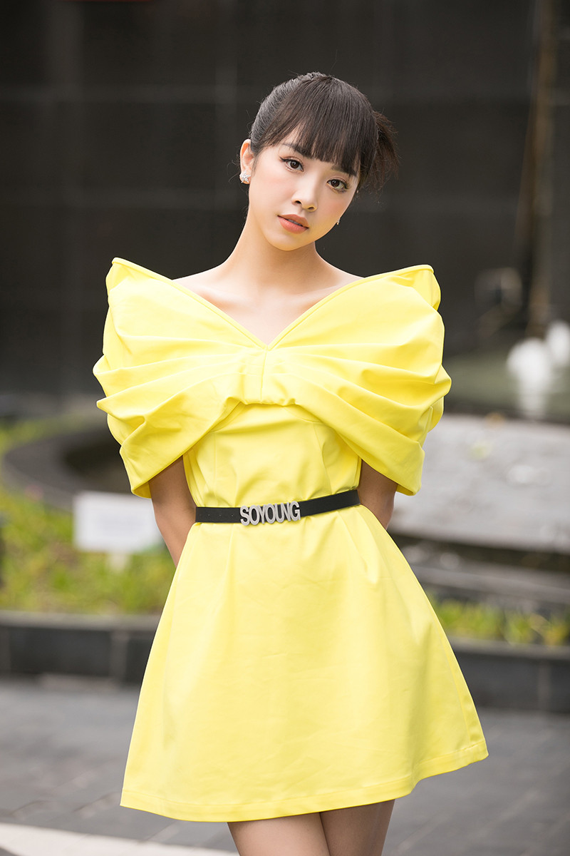 Tiểu Vy, Mỹ Linh xinh tươi trẻ trung, “đối lập” bất ngờ trong sơ khảo Hoa Hậu Việt Nam ảnh 10