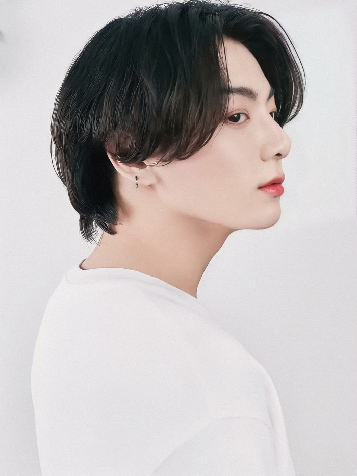 “Kỷ lục gia” Jung Kook (BTS) 1 tuần livestream 2 lần, hát chay tặng fan mà cứ ngỡ bật đĩa ảnh 4