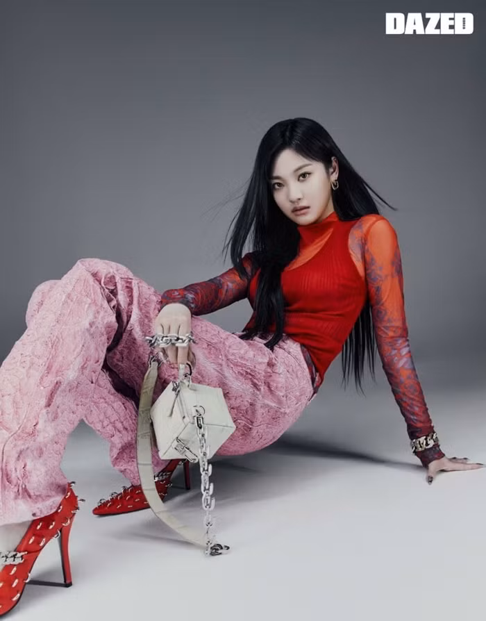 aespa tung bộ ảnh từng thành viên trên DAZED Hàn, netizen “cạn lời” vì các cô gái toàn mặc lại đồ của nhau ảnh 9